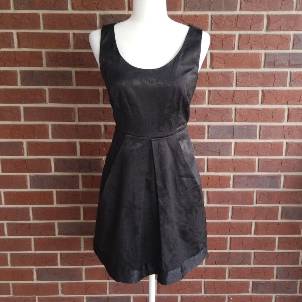 Love21 Sleeveless Scoop-Neck Mini/Midi Dress